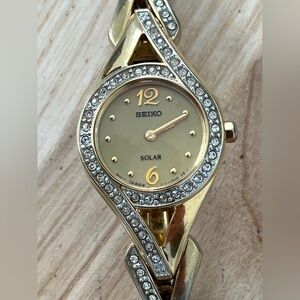 Seiko Solar Stunning Ladies Watch Gold-tone Bracelet Dial Case Crystals Galore